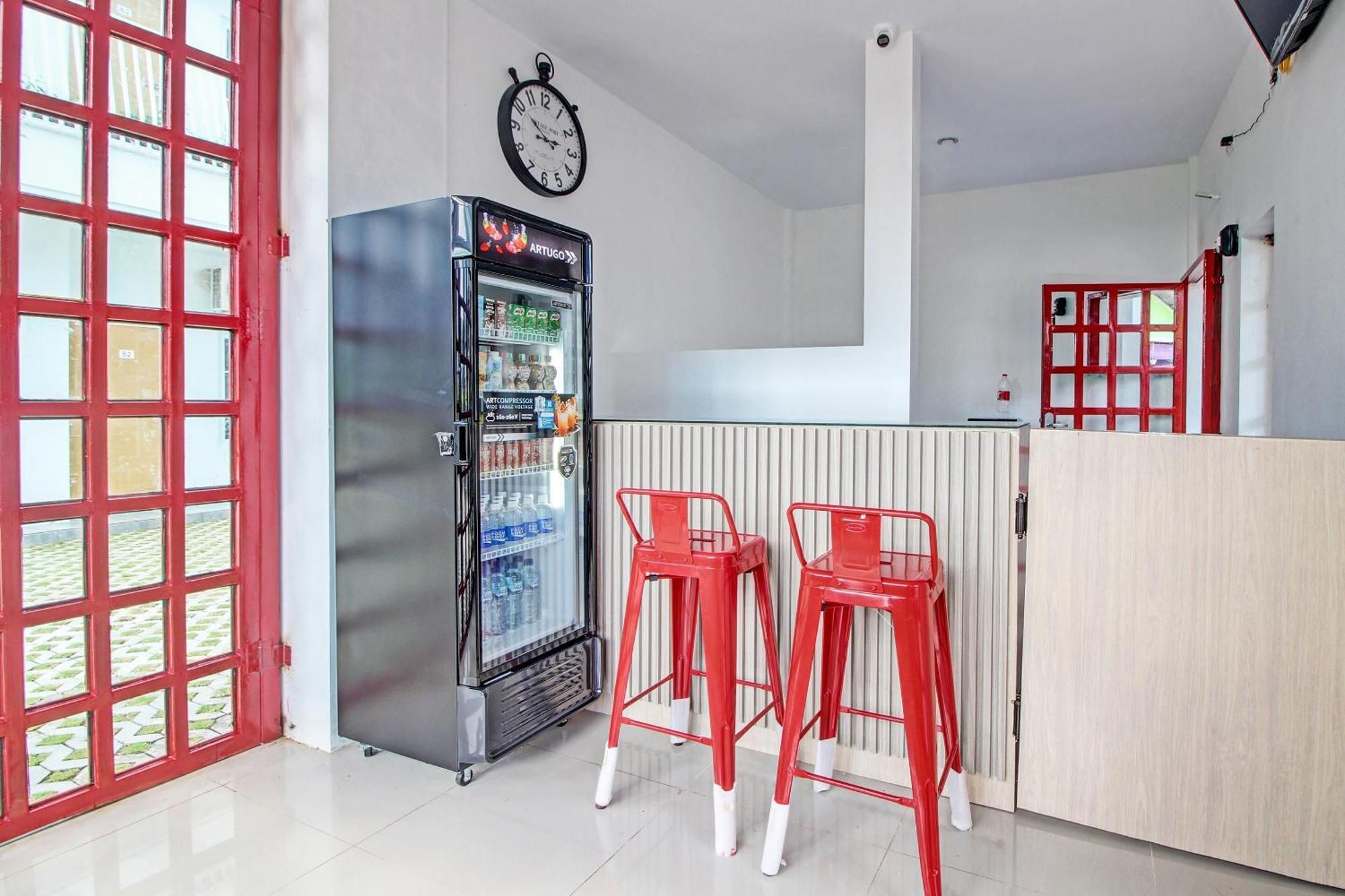 Super Oyo Collection O 92363 Kp Inn Γιογκιακάρτα Εξωτερικό φωτογραφία