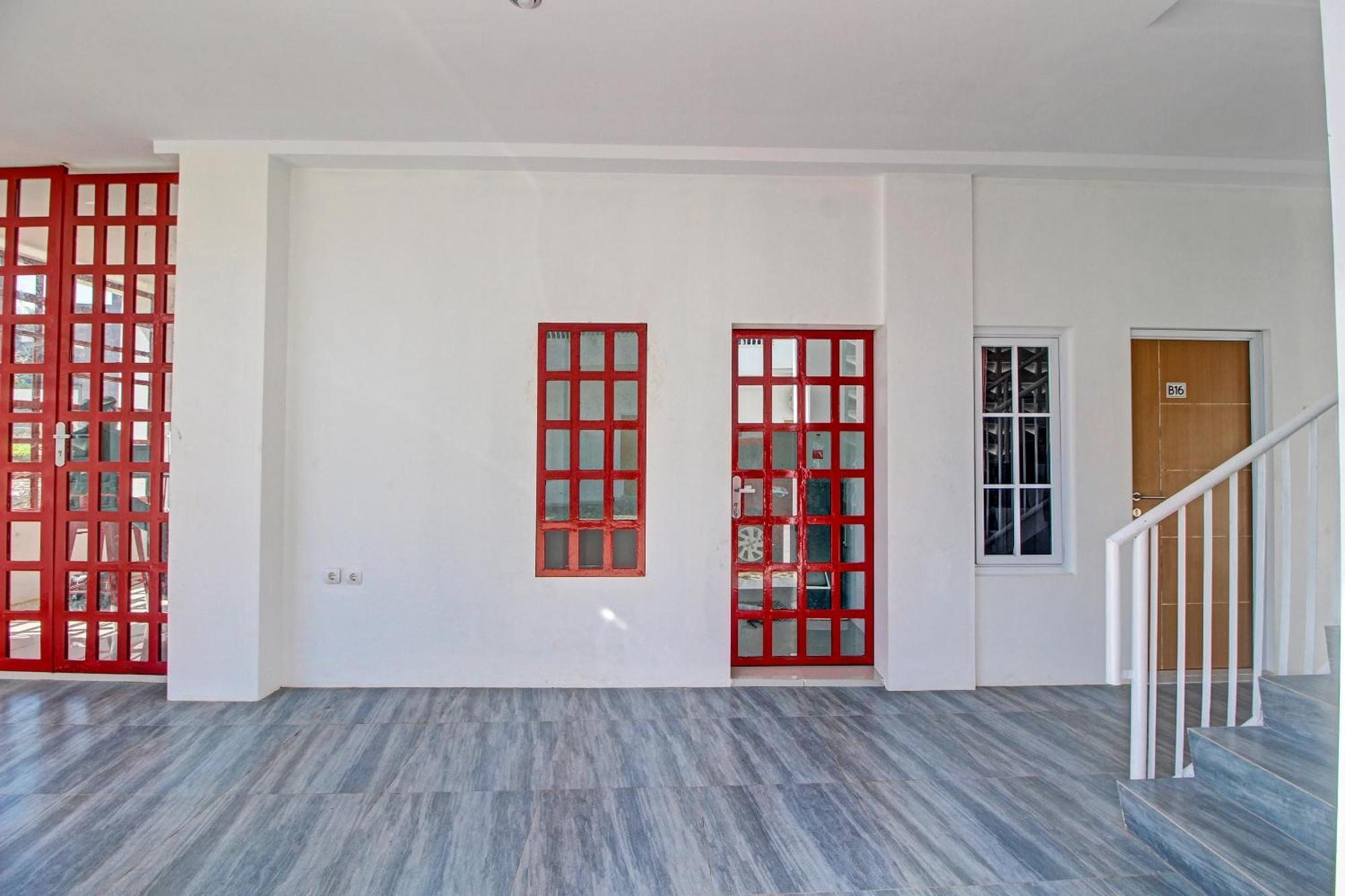 Super Oyo Collection O 92363 Kp Inn Γιογκιακάρτα Εξωτερικό φωτογραφία
