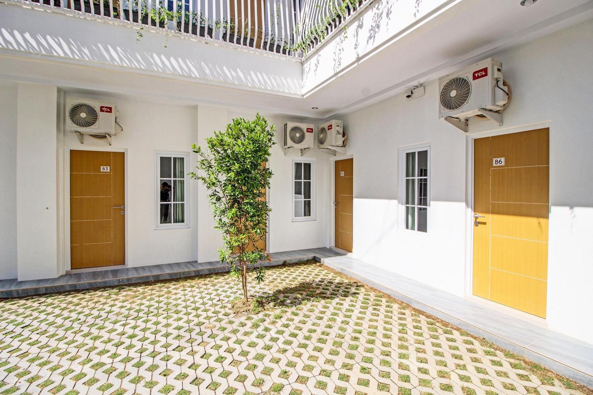 Super Oyo Collection O 92363 Kp Inn Γιογκιακάρτα Εξωτερικό φωτογραφία