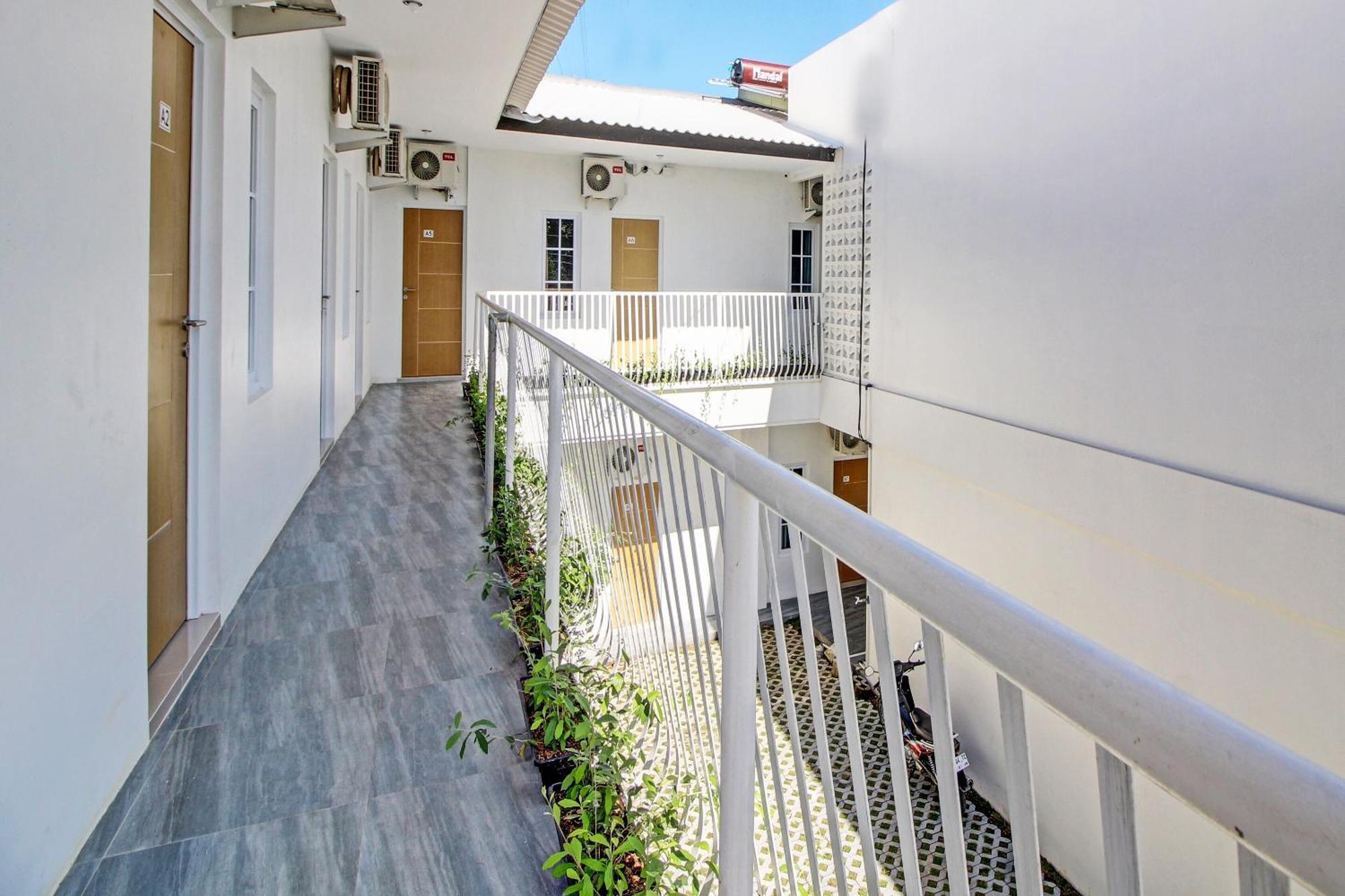 Super Oyo Collection O 92363 Kp Inn Γιογκιακάρτα Εξωτερικό φωτογραφία